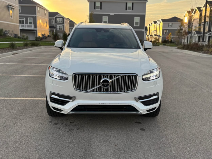 2018 Volvo XC90  T8 Inscription Recharge Plug-In Hybrid Sport Utility 4D