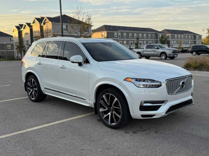 2018 Volvo XC90  T8 Inscription Recharge Plug-In Hybrid Sport Utility 4D