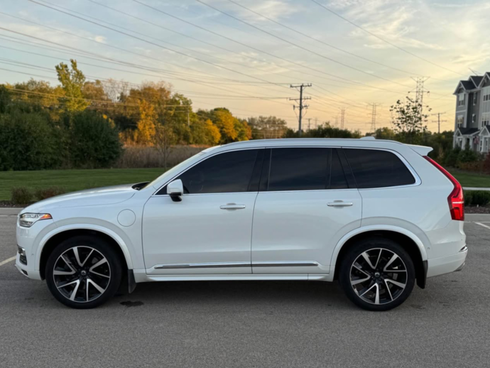 2018 Volvo XC90  T8 Inscription Recharge Plug-In Hybrid Sport Utility 4D