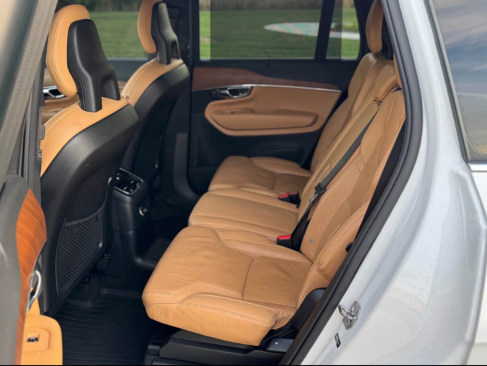 2018 Volvo XC90  T8 Inscription Recharge Plug-In Hybrid Sport Utility 4D