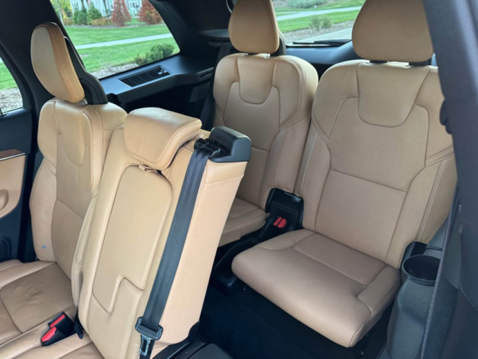 2018 Volvo XC90  T8 Inscription Recharge Plug-In Hybrid Sport Utility 4D