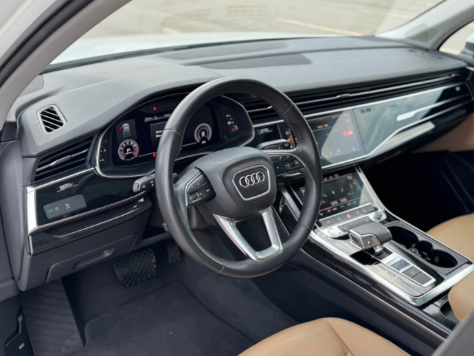 2020 Audi Q7  55 TFSI Premium Plus Sport Utility 4D