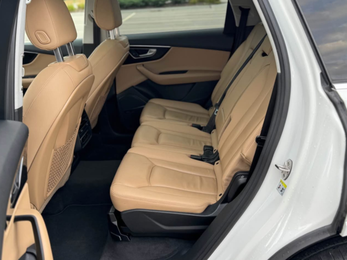 2020 Audi Q7  55 TFSI Premium Plus Sport Utility 4D